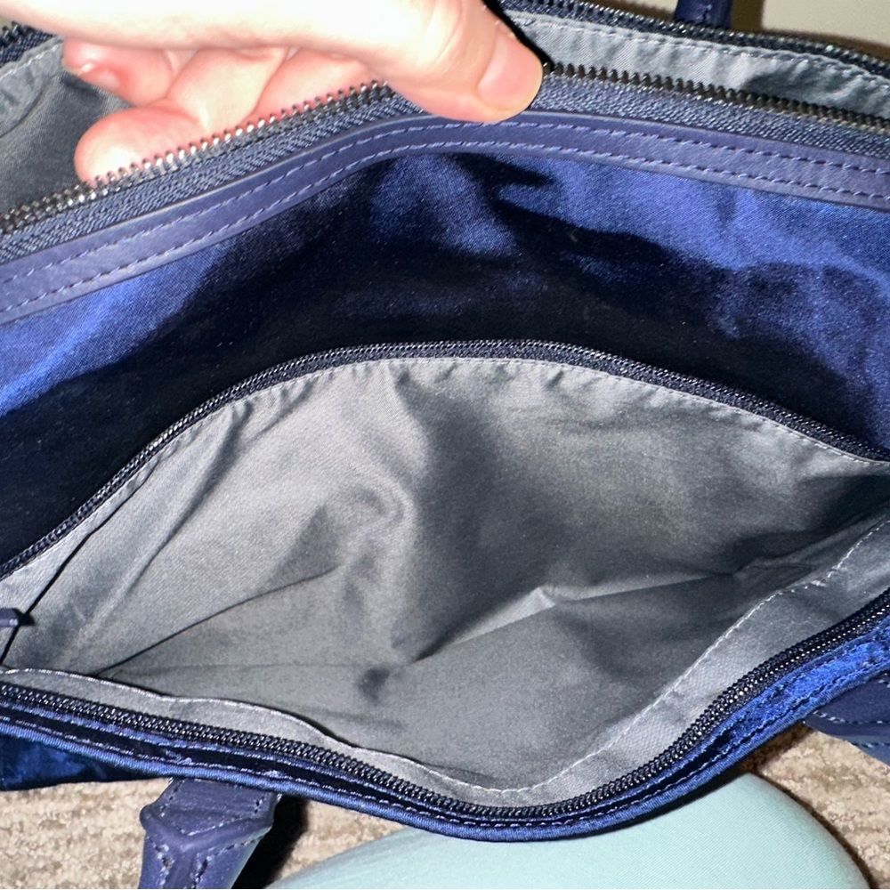 Tumi Navy Blue Travel Bag - Picture 12 of 13